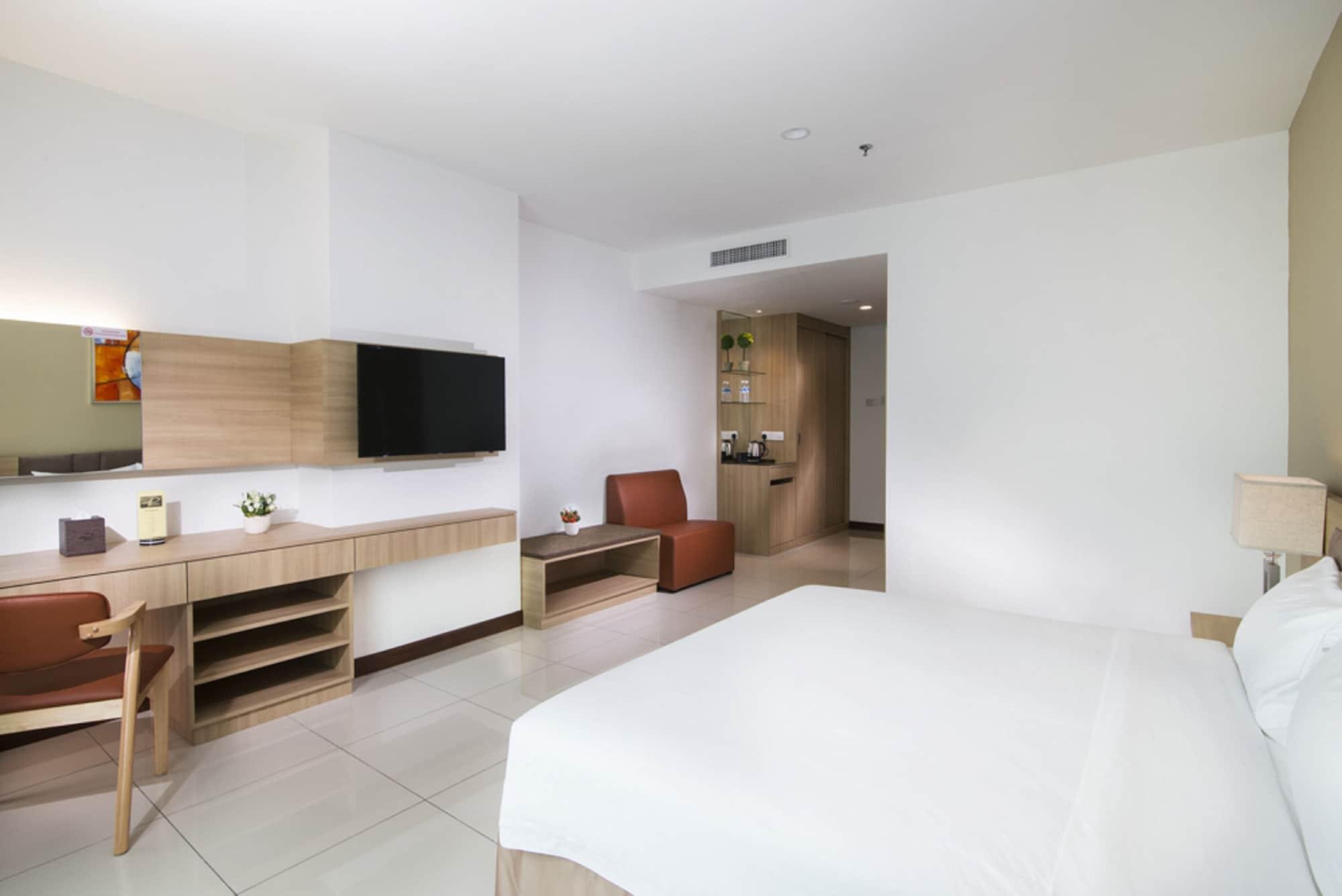 One Pacific Hotel And Serviced Apartments George Town Exterior photo