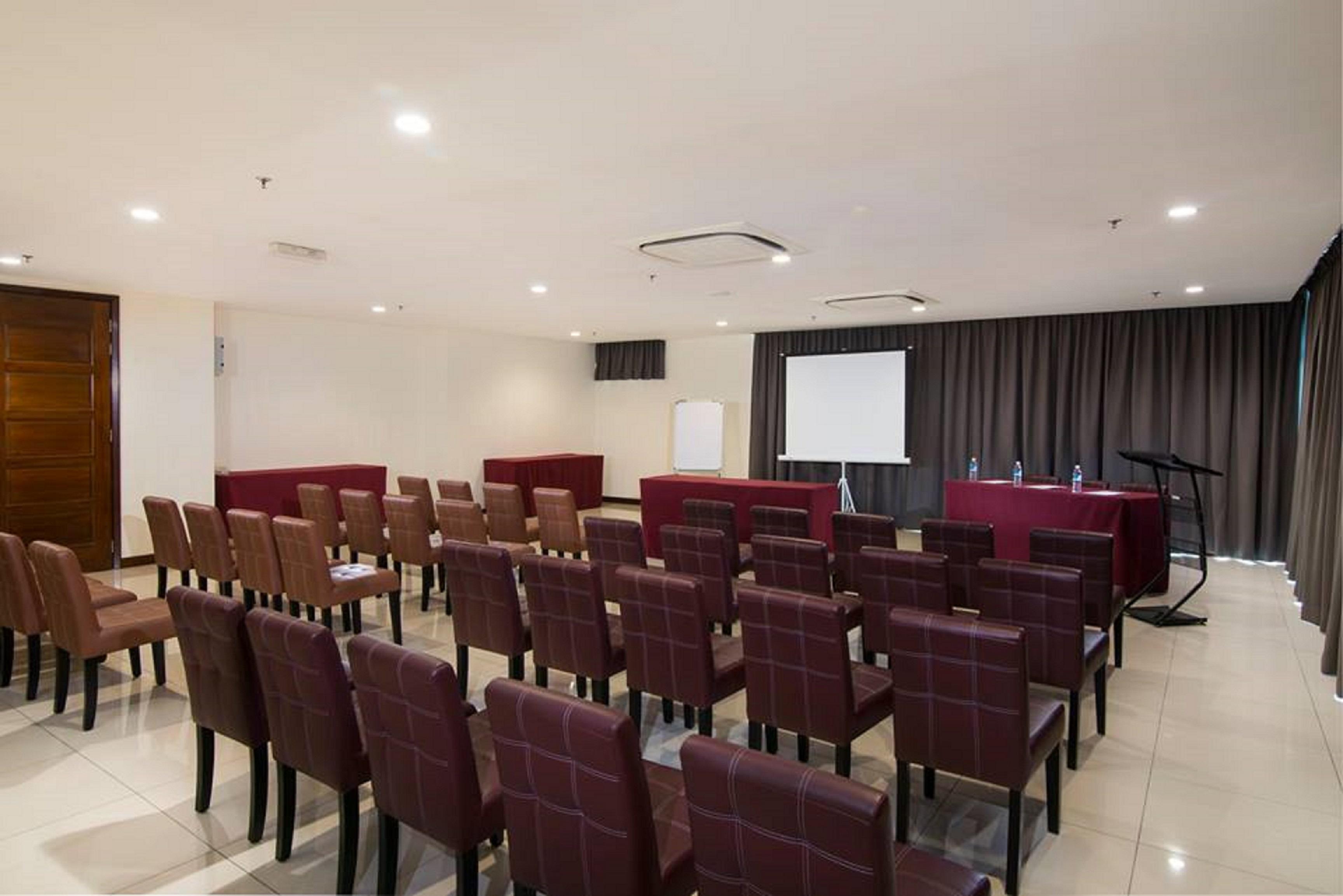 One Pacific Hotel And Serviced Apartments George Town Exterior photo