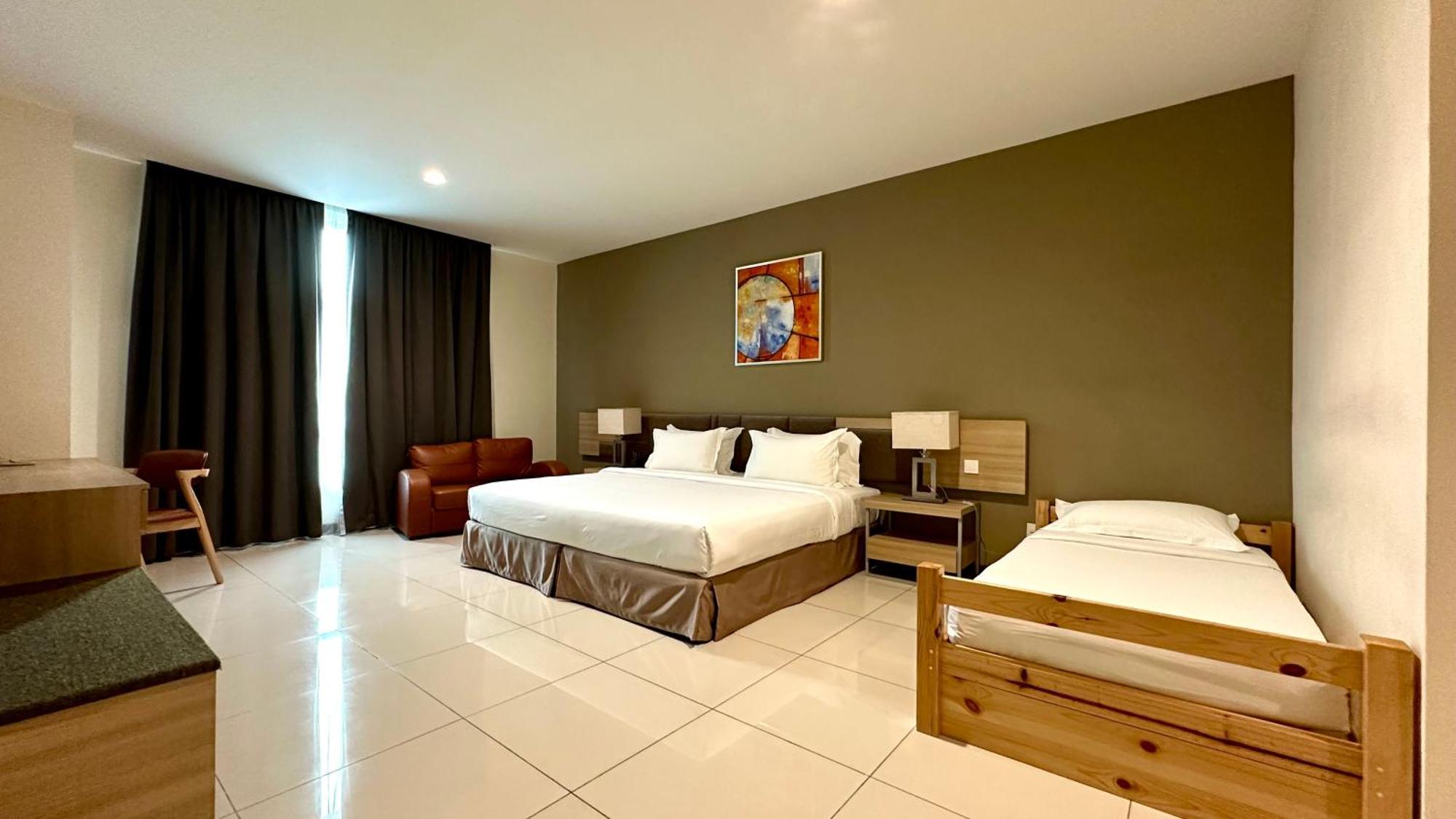 One Pacific Hotel And Serviced Apartments George Town Exterior photo