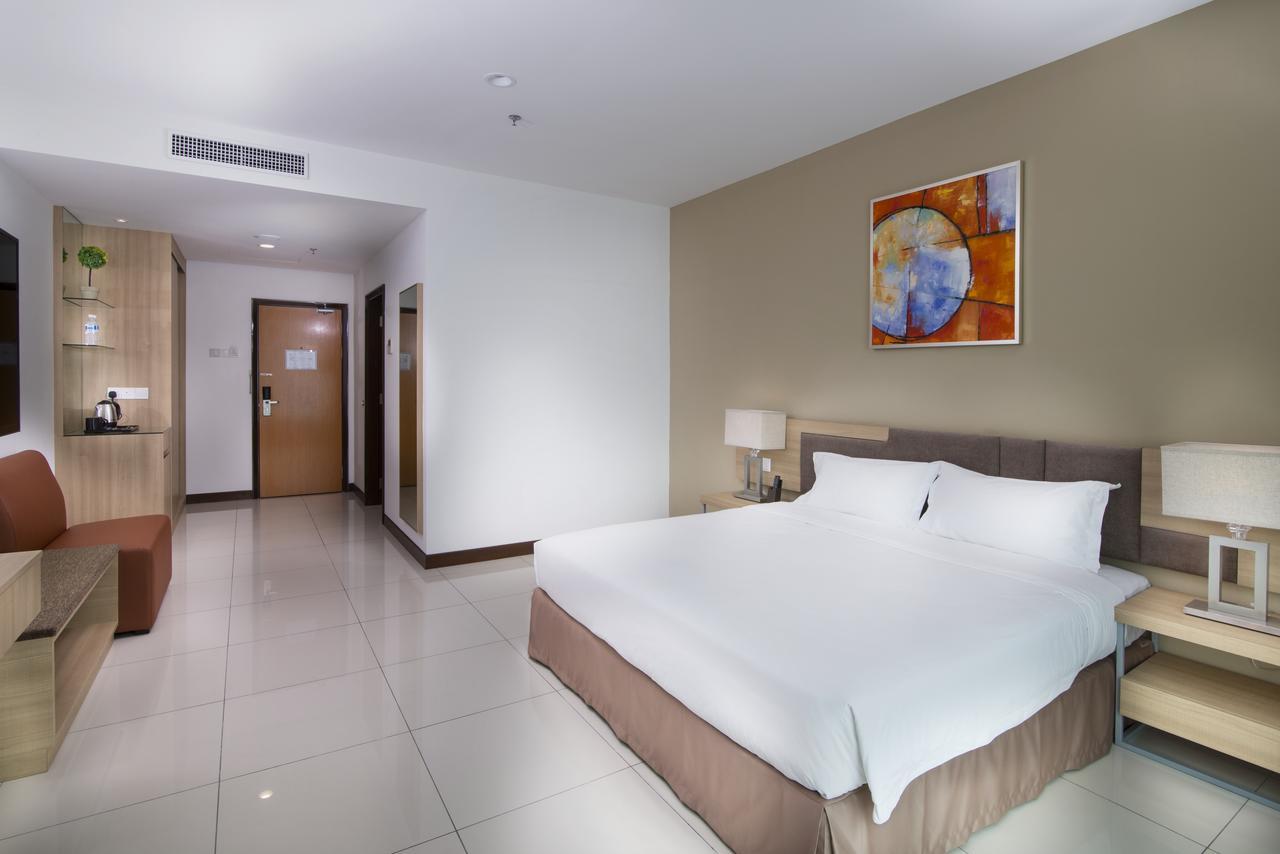 One Pacific Hotel And Serviced Apartments George Town Exterior photo