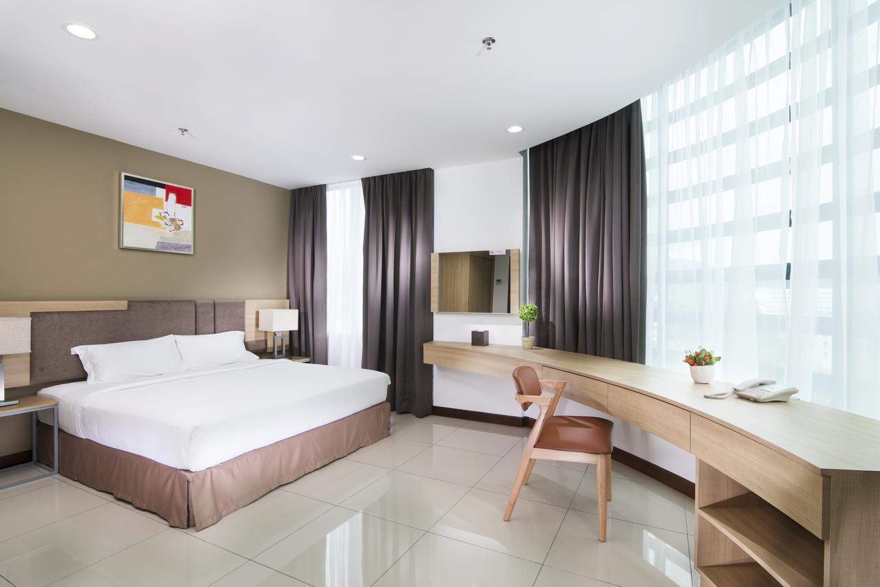 One Pacific Hotel And Serviced Apartments George Town Exterior photo