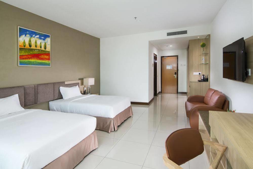 One Pacific Hotel And Serviced Apartments George Town Exterior photo